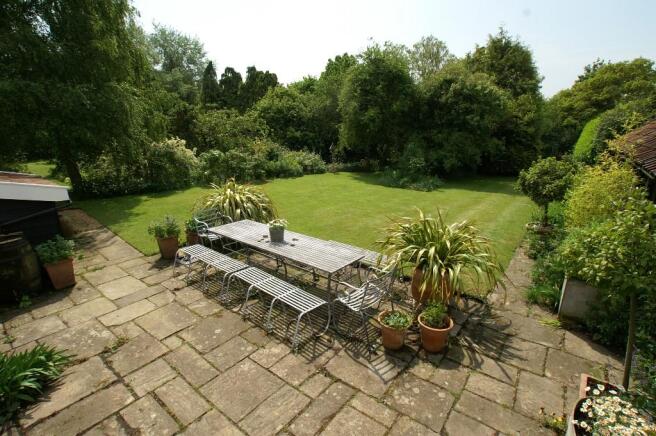 Terrace & Lawn