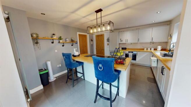 3 bed Semi-Detached for sale Image 5