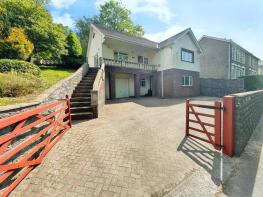 Bradfields, Oak Ridge, Blackmill, Bridgend CF35 6DS