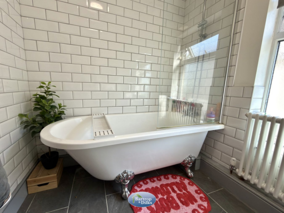 4 bed Semi-Detached for sale Image 5