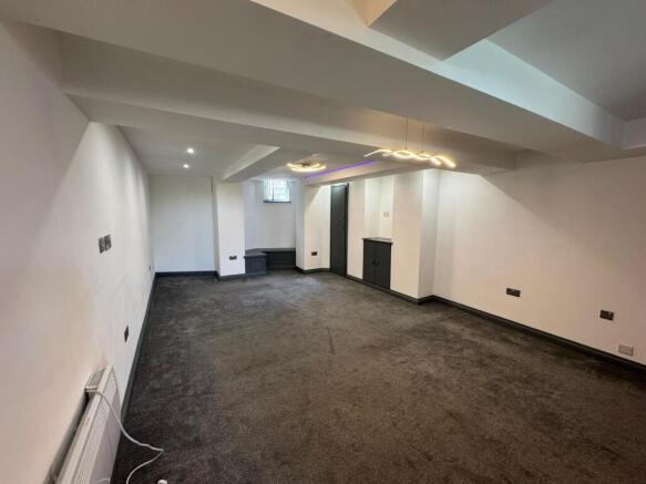 Studio to rent Image 5