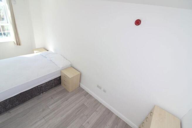 2 bed Flat to rent Image 4