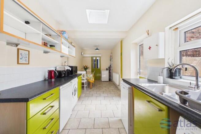 Kitchen/Dining Space