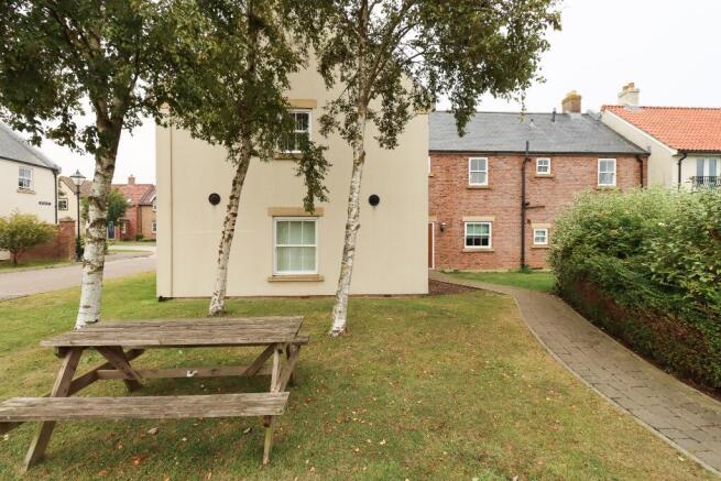 2 bed Ground Flat for sale Image 10