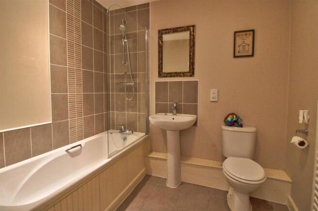Bathroom.jpg