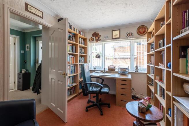 STUDY/GROUND FLOOR BEDROOM