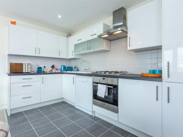 Living area and kitchen-2_2048_X_1536.jpg