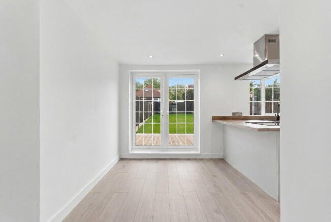 3 bed Semi-Detached for sale Image 11