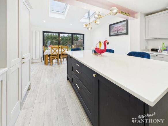 CAM02773G0-PR0388-STILL015