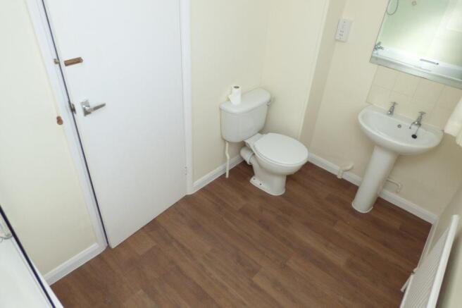 Ferry Road, bathroom