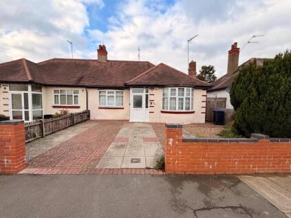 Bush Hill, The Headlands, Northampton NN3