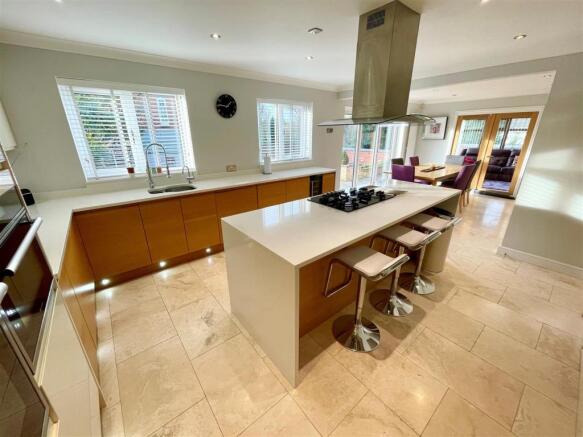 Dining Kitchen 2.jpg