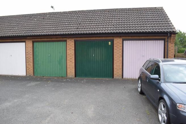Garage & Parking