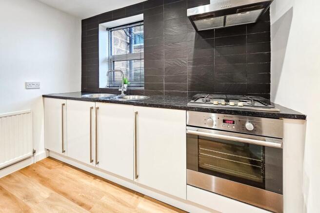 2 bed Ground Flat for sale Image 10