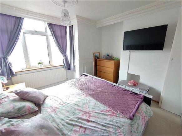 Bedroom 1.jpg