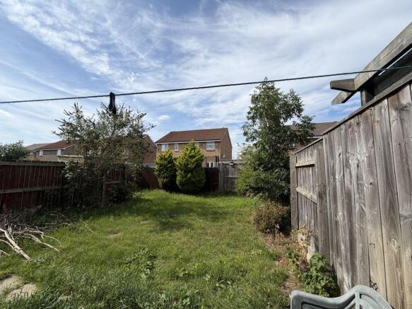 Detached to rent Image 6