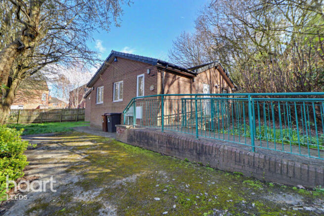6 bed Bungalow for sale Image 11