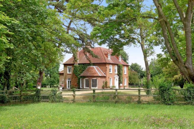 Copcourt Manor, Tetsworth, Oxfordshire, OX9 7DE