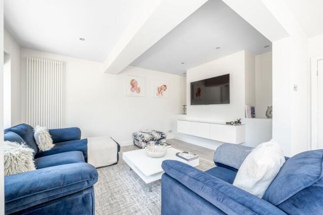 4 bed Detached for sale Image 11