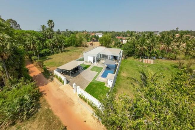 4 Bedroom Villa With Swimming Pool For Sale - Sangkat Siem Reap, Siem Reap