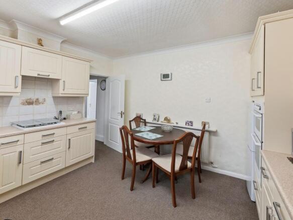 2 bed Detached Bungalow for sale Image 7