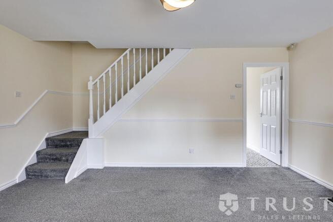 4 bed Semi-Detached to rent Image 7
