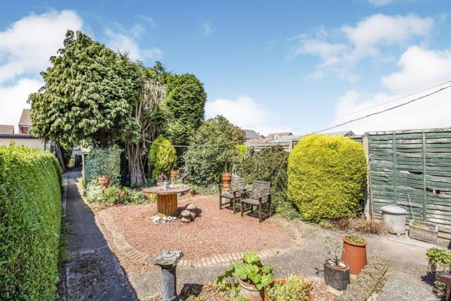 Large Gardens Front
