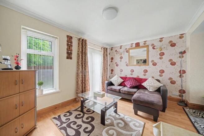 5 bed Semi-Detached for sale Image 8