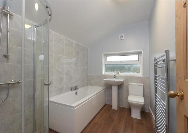 En Suite Bathroom