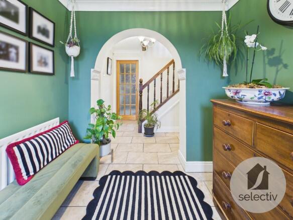 5 bed Detached for sale Image 10