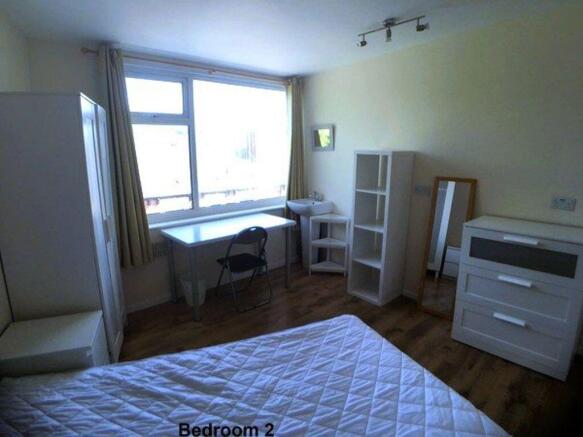 4 bed House to rent Image 7