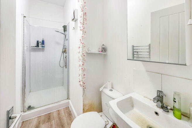 4 bed Terraced for sale Image 5