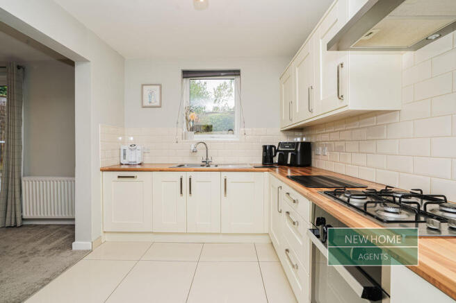 3 bed Semi-Detached for sale Image 4