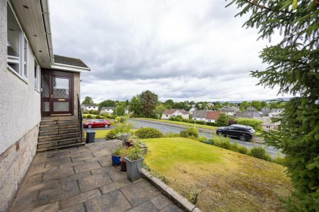 35_ANNE_CRESCENT_LENZIE_009.JPG