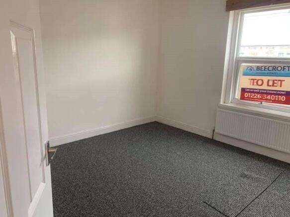 3 bed House to rent Image 9