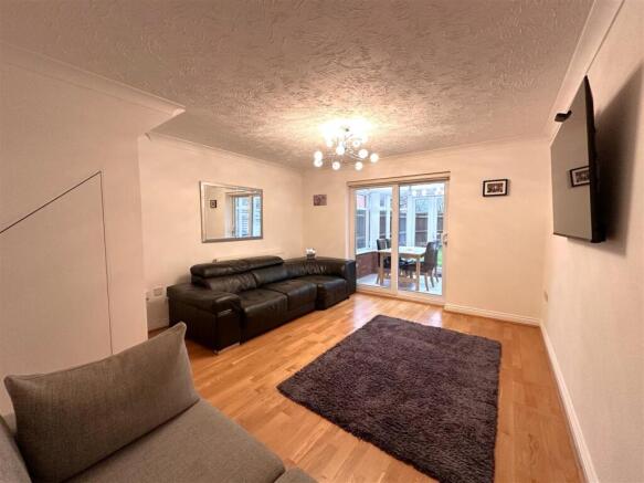 Large Lounge/Diner 865