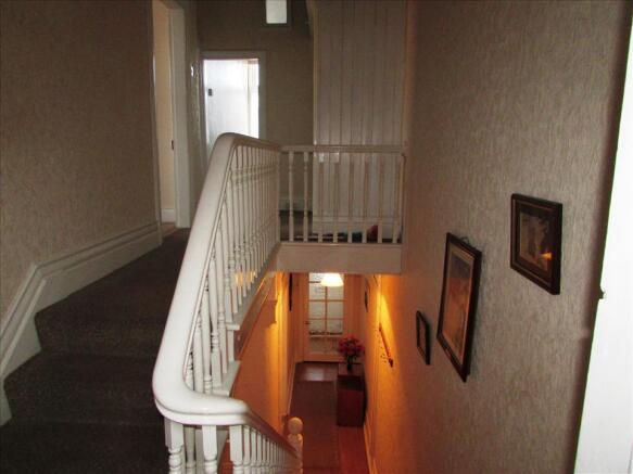 FIRST FLOOR LANDING