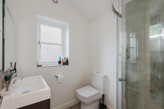 Bed 2 En Suite