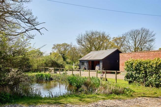 Goldings Farm House East 1.jpg
