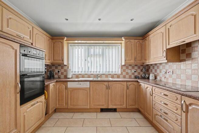 Tavistock Close, Rainham, Kent photo 4