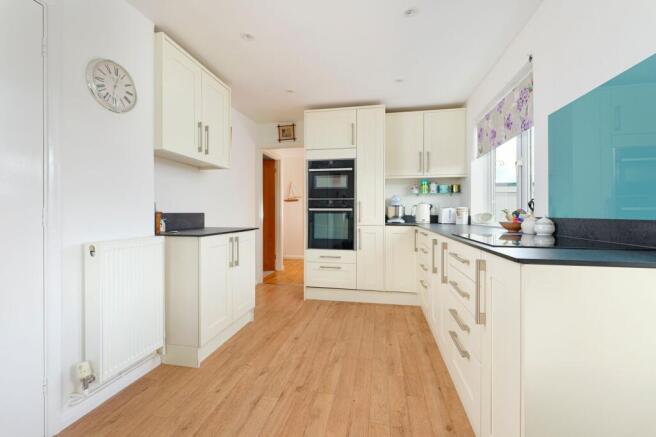 Silverlands Road, Lyminge, CT18 photo 4