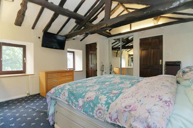 3 bed House for sale Image 10