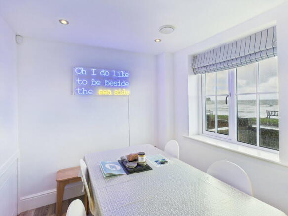 4 bed Cottage for sale Image 8