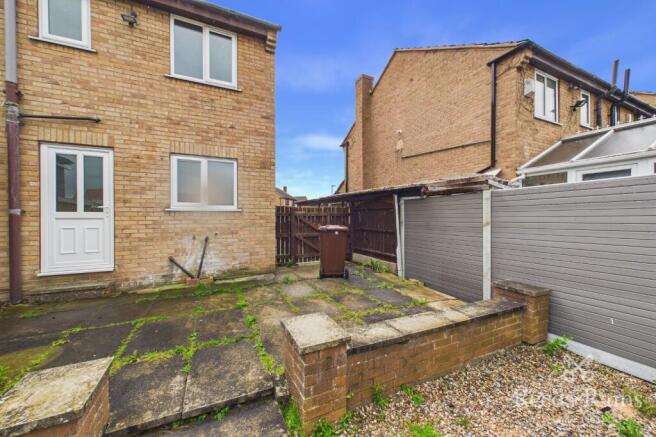 2 bed Semi-Detached for sale Image 11