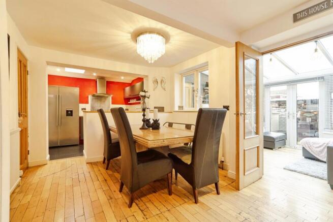 3 bed Semi-Detached for sale Image 6