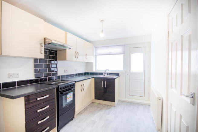 2 bed Terraced to rent Image 4