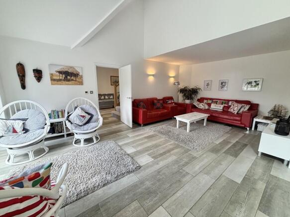 Open Plan Sitting...