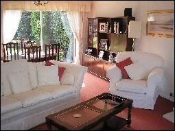 LOUNGE/DINING