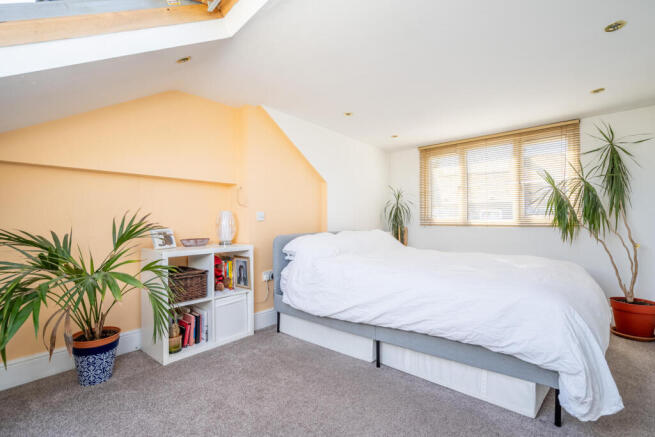 3 bed Terraced for sale Image 10