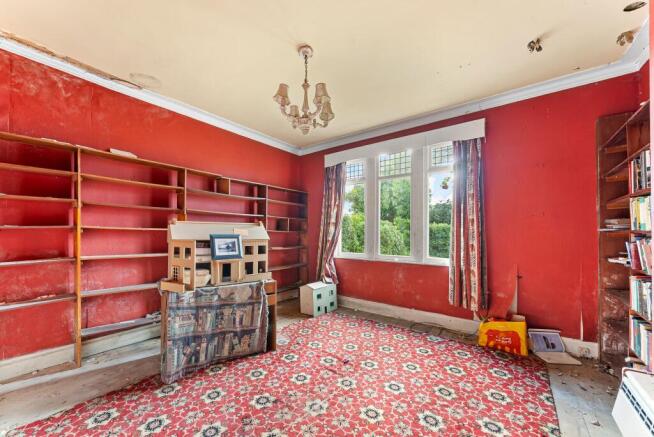 5 bed Detached for sale Image 6